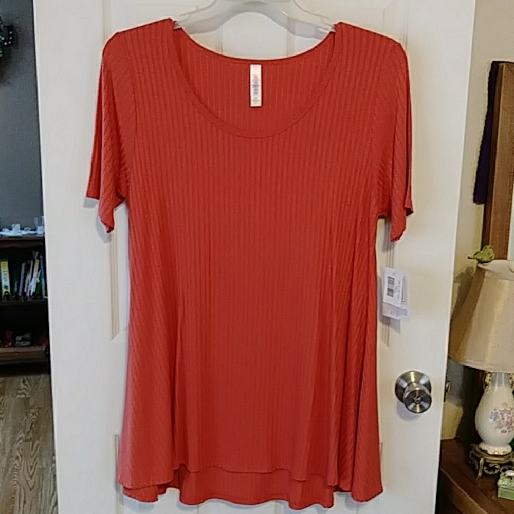 LulaRoe perfect T